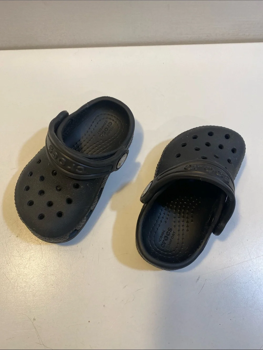 CROCS Kids Black Classic Clog with Heel Strap Sz C5